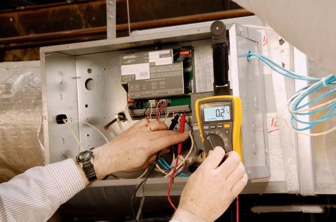 數(shu)字萬用(yong)表的(de)測(ce)試原理(li)